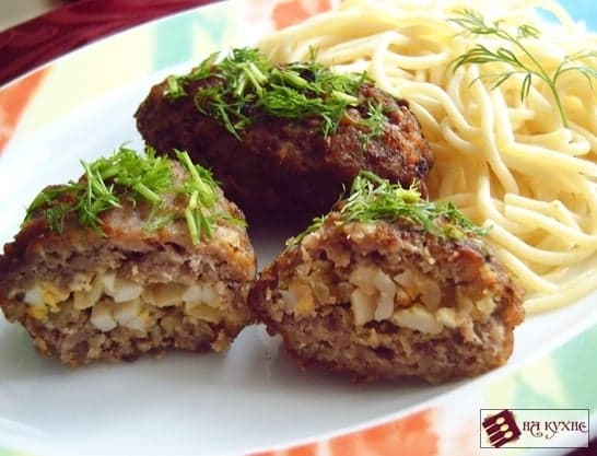 Зразы с начинкой из лука и яиц