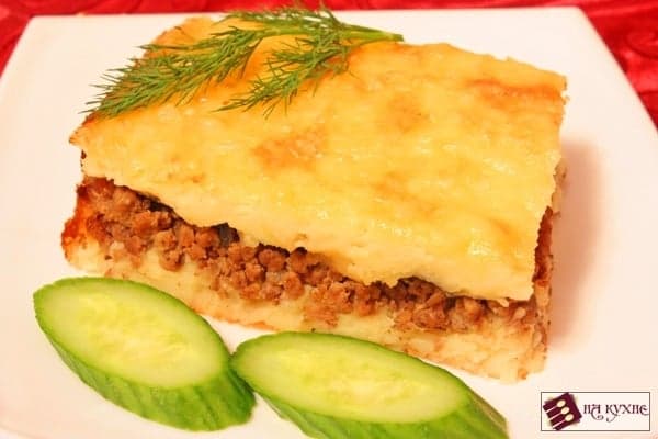 Картофельная запеканка с фаршем и грибами
