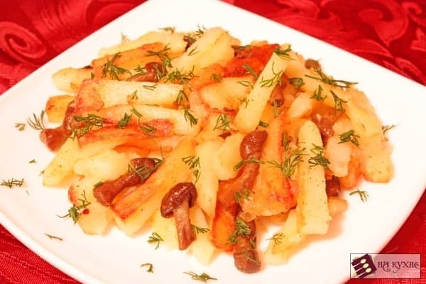 Жареный картофель с грибами