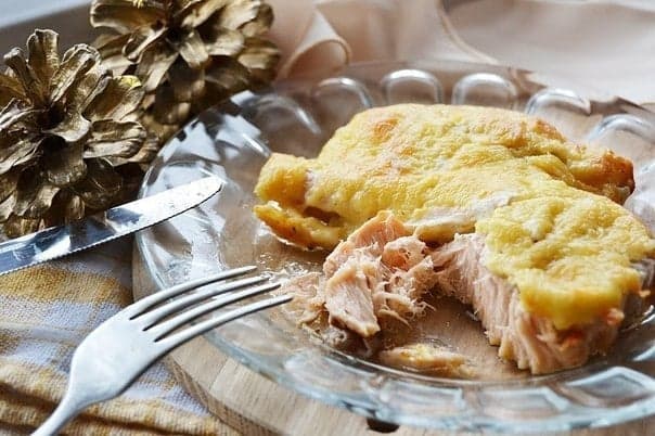 Горбуша, запеченная под сыром