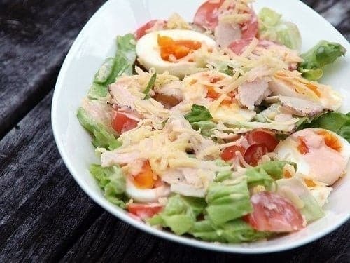 Салат с курицей и овощами "Вкуснейший"