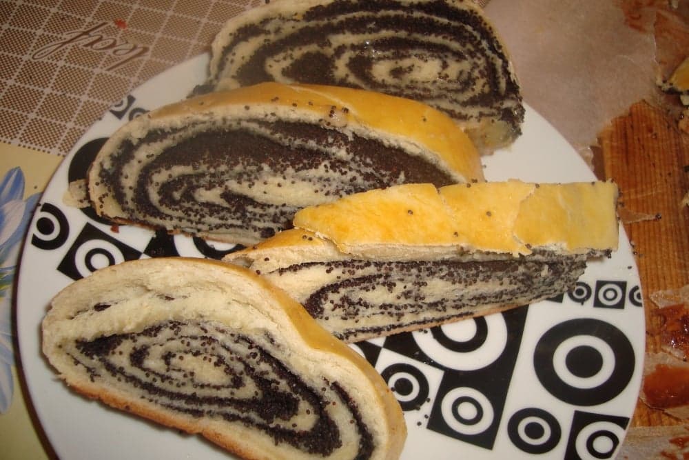 Маковый рулет