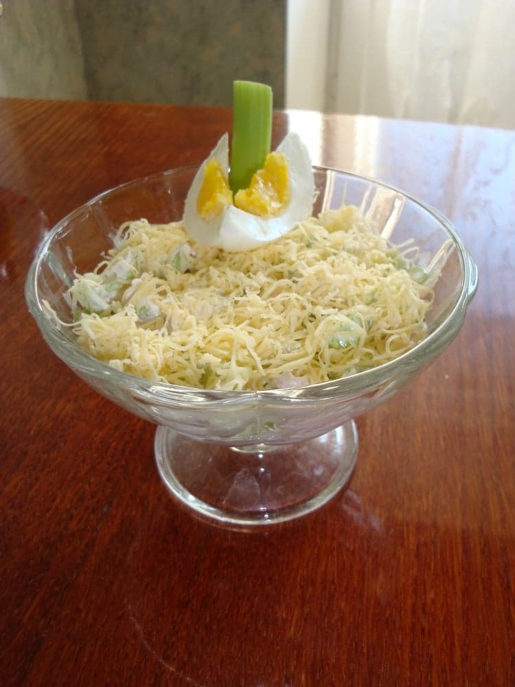 Салат с курицей и сельдереем 