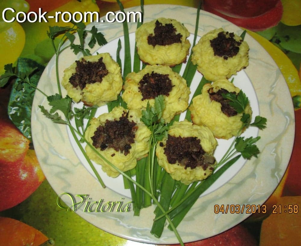 Картофельные "бочонки" с мясной начинкой