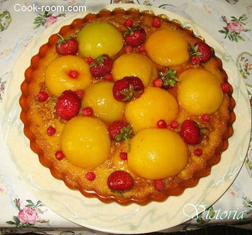 Персиковый заливной пирог