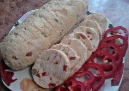 Рулет куриный с овощами