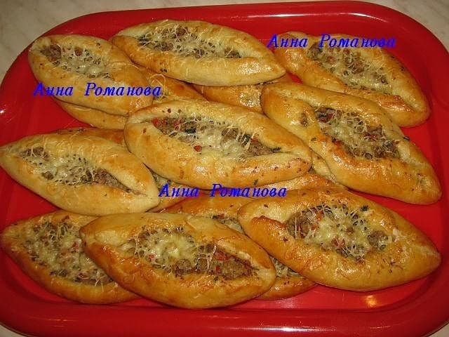 Терецкая лепешка Пиде с мясом