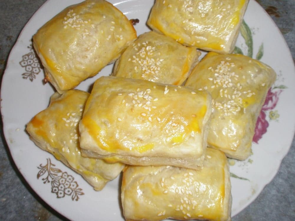 Слойки с курицей и грибами