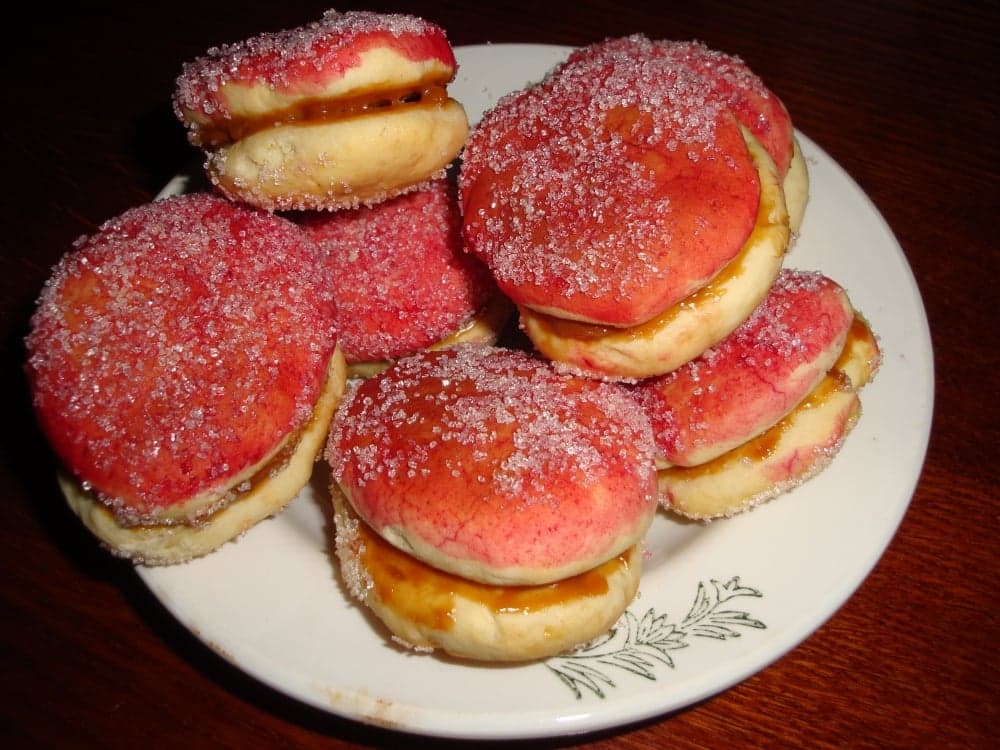 Пирожные Персики