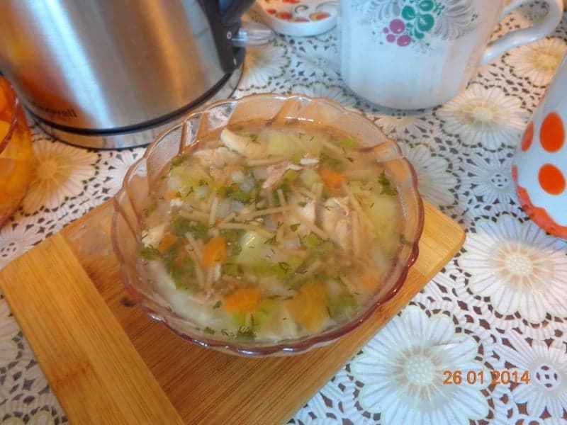 Куриный суп с жареной вермишелью