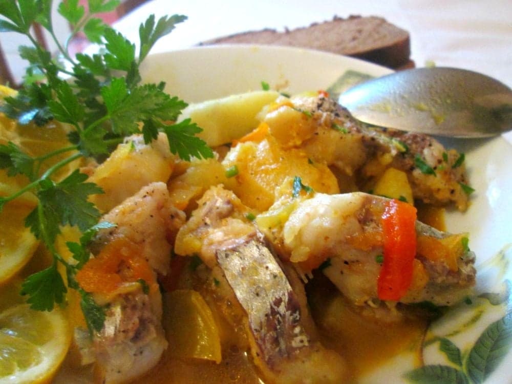 Треска,тушенная с овощами