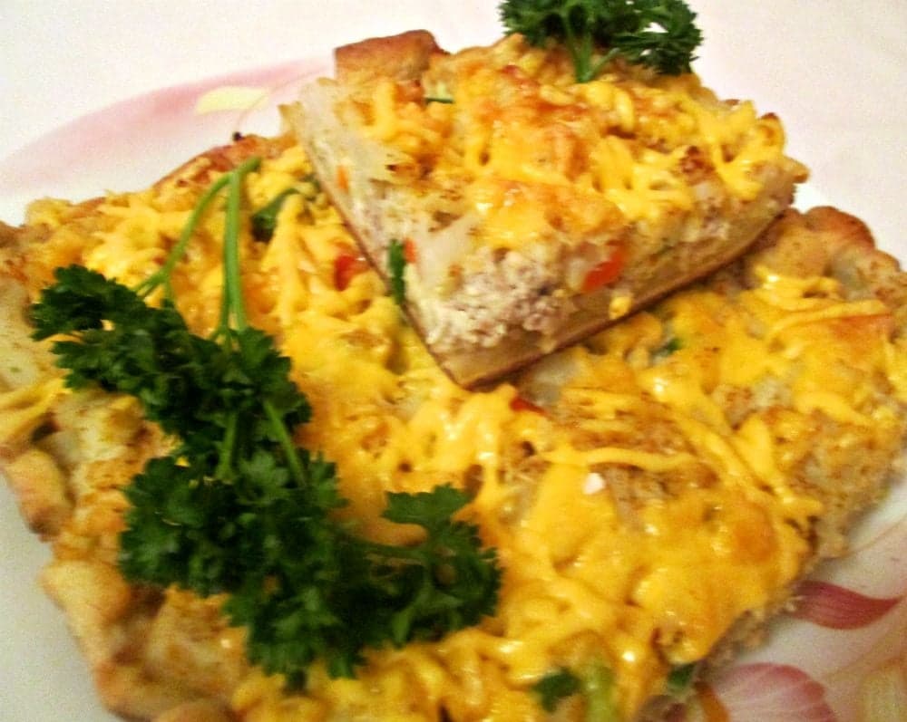 Открытый пирог с фаршем и овощами