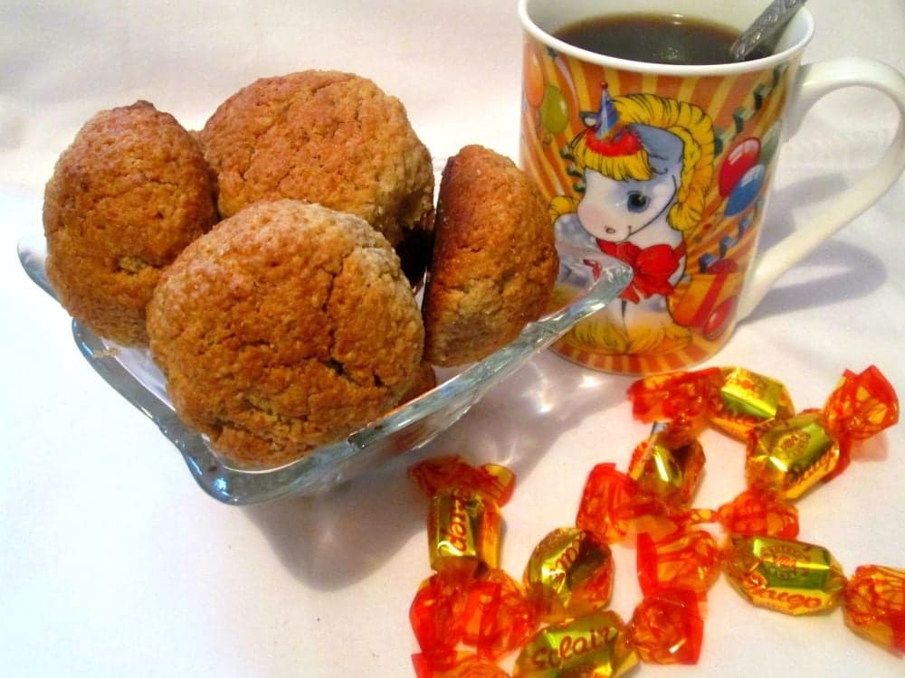 Овсяное печенье с творожно-кокосовой начинкой