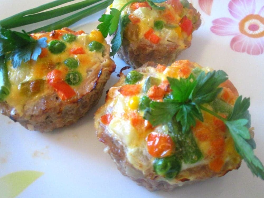 Мясные кексы с овощами
