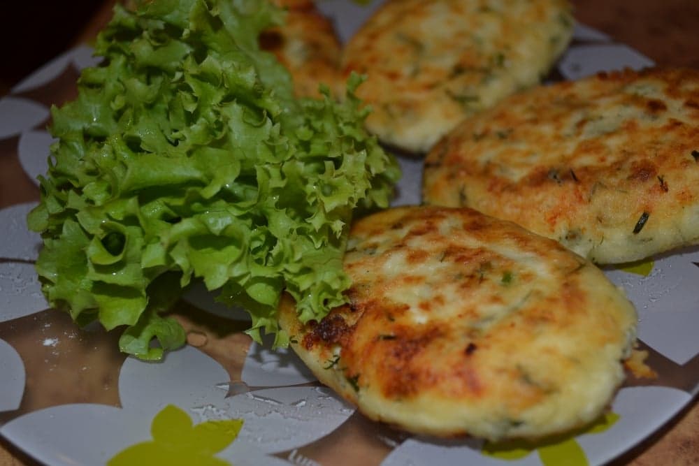 Соленые сырники с укропом