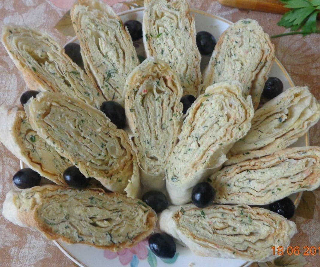 Рулетики из лаваша с крабовым мясом