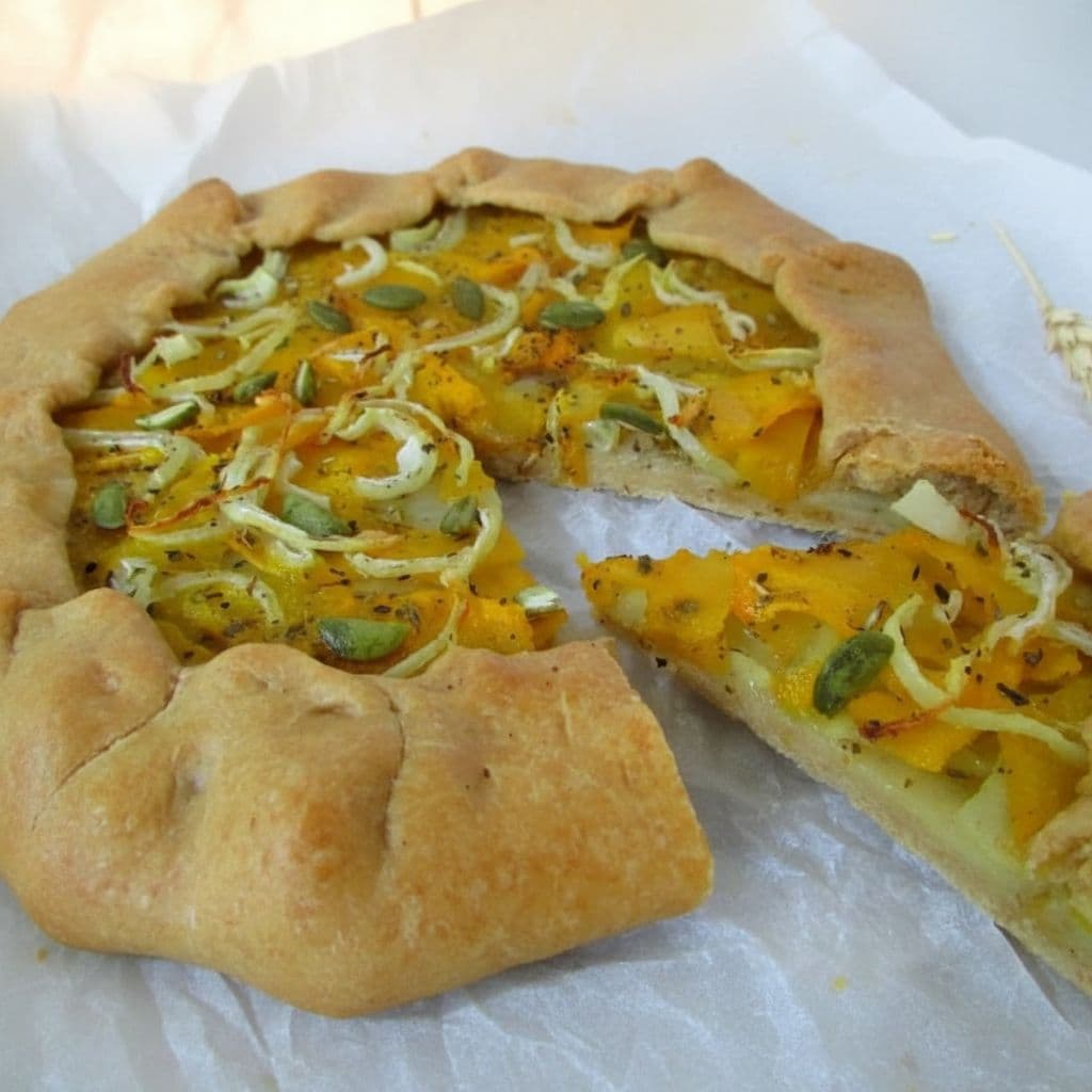 Пряная галета с картофелем, тыквой и луком