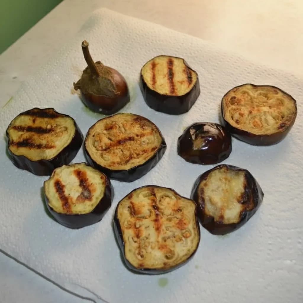 баклажаны на полотенце