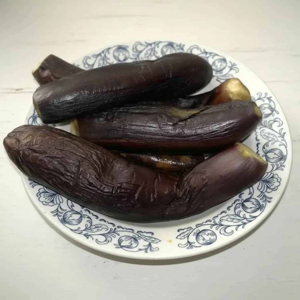 Баклажаны под грузом