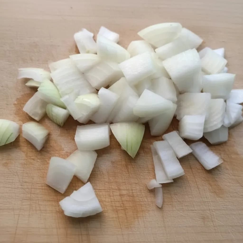 лук в сотейнике