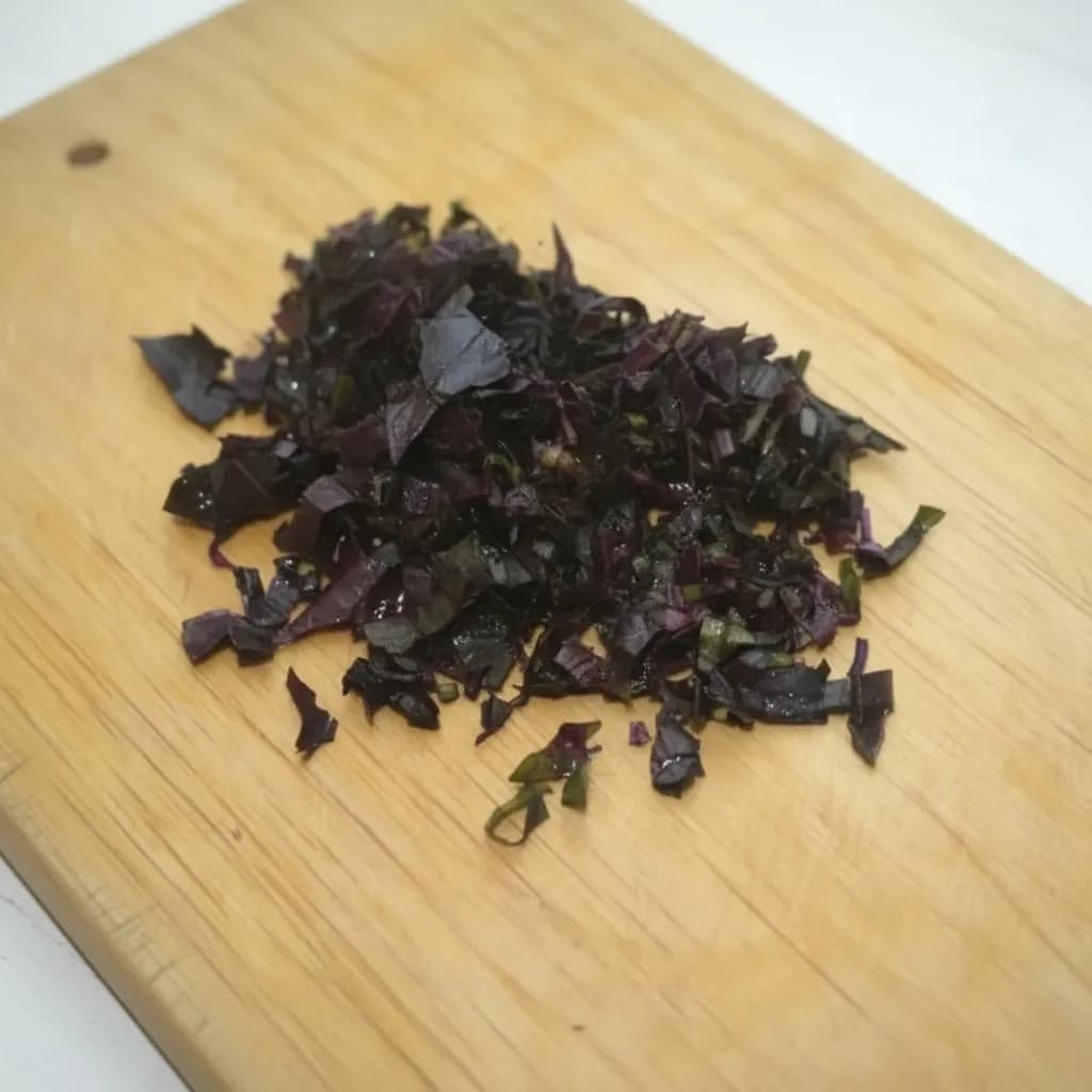 нарезанный базилик