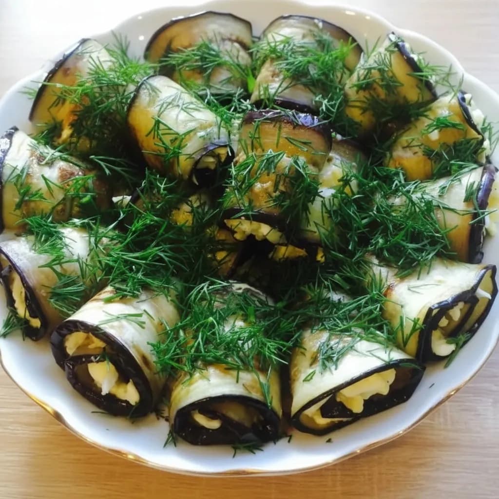 Рулетики из баклажанов с сыром