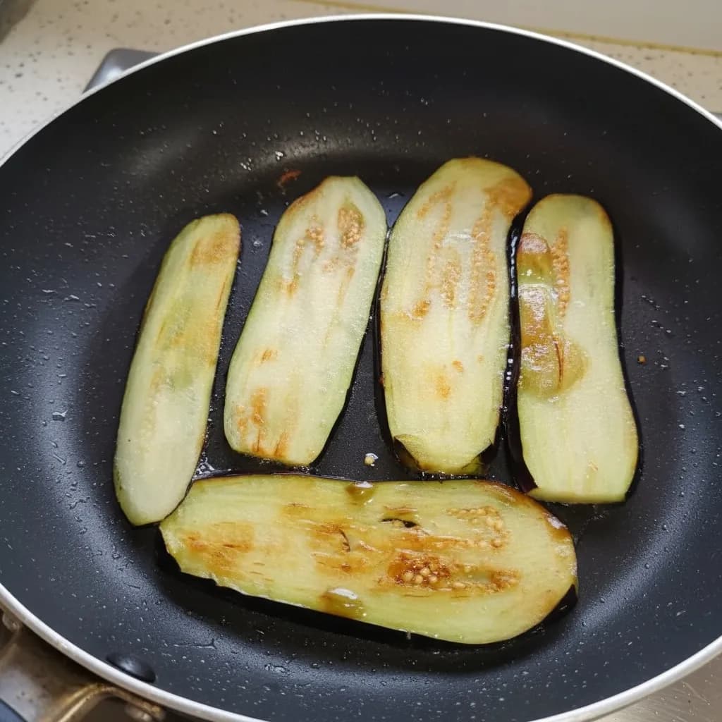 Обжаривание баклажанов